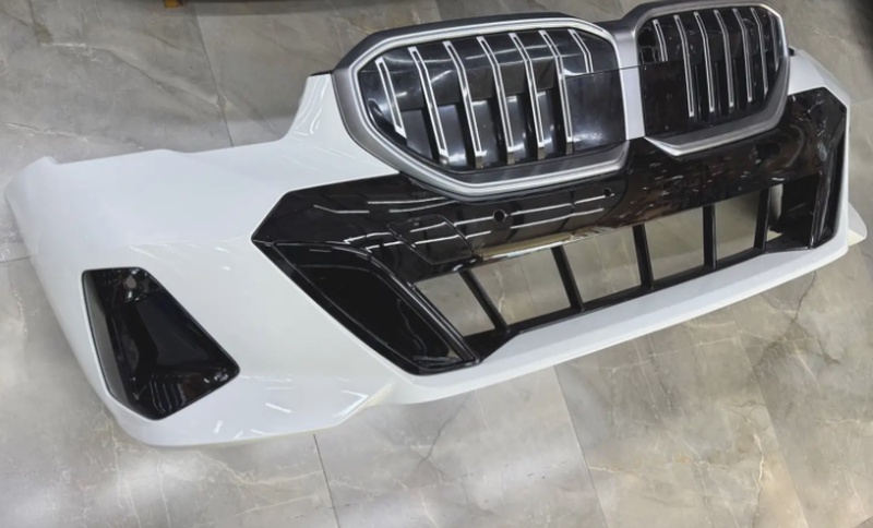 Передний бампер BMW G60